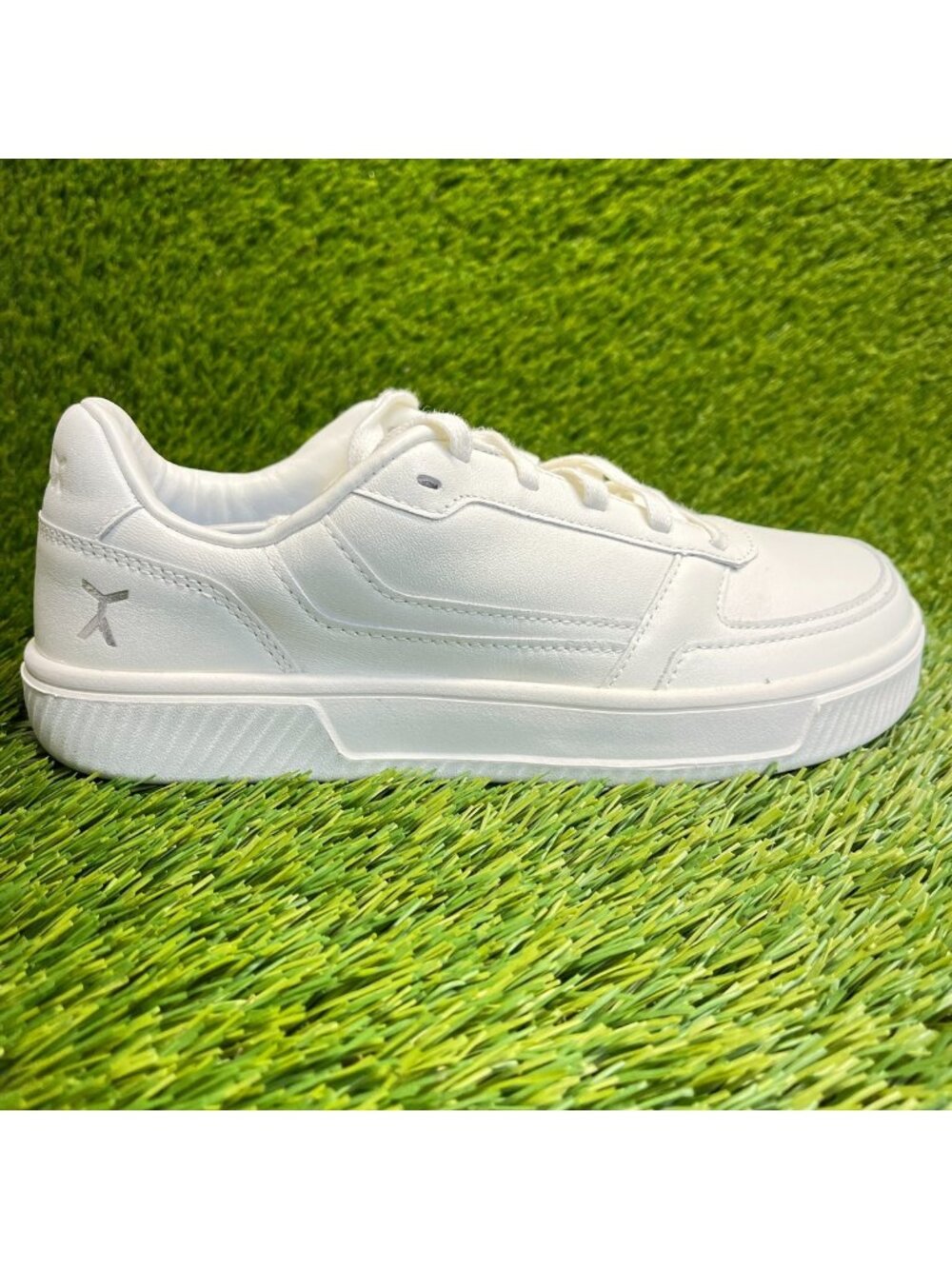 Flux Footwear Adapt Leather Trainer White Womens Size 8 Athletic Shoes Sneakers